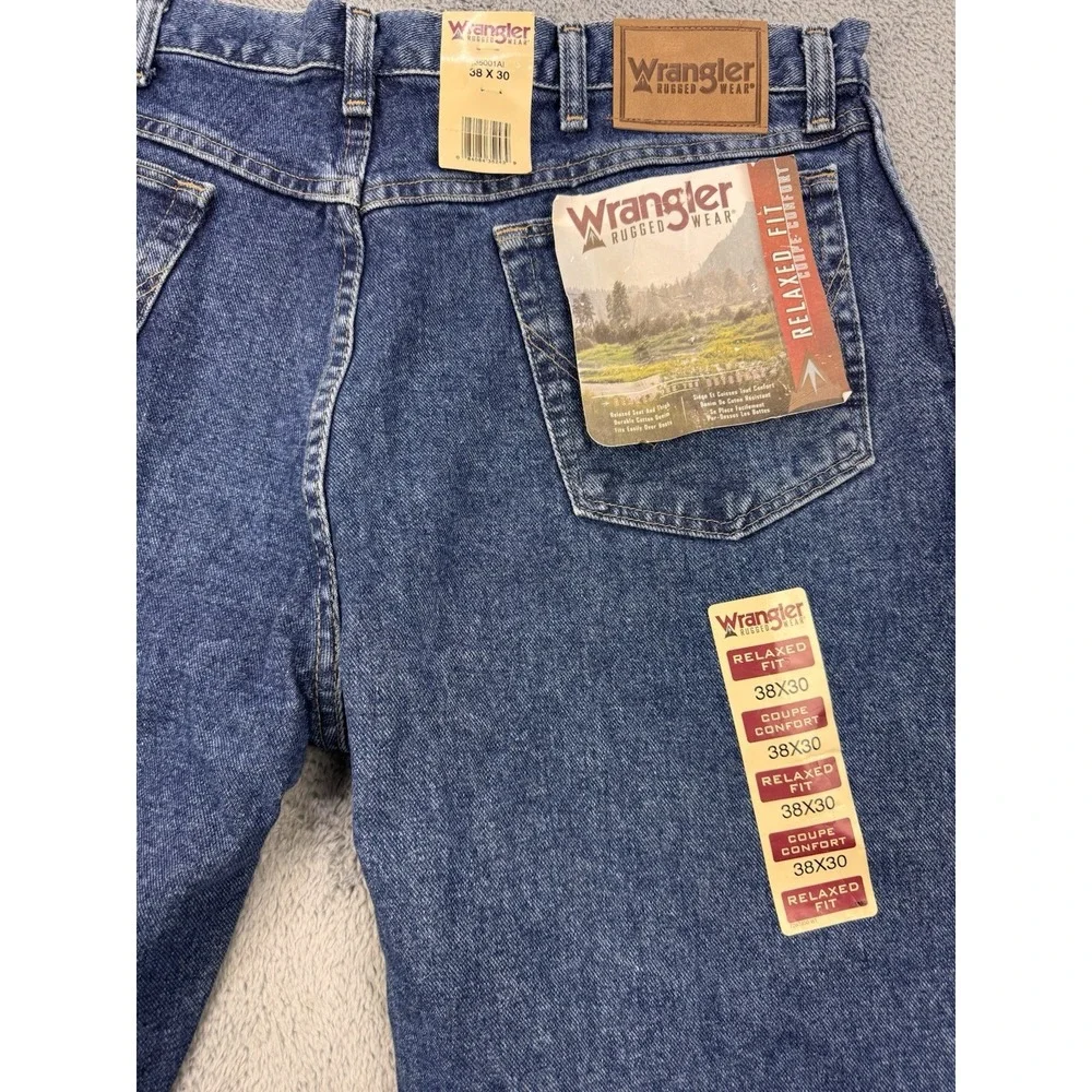 Wrangler Rugged Wear Jeans Men 38x30 Blue Relaxed Fit Straight Denim NWT‎